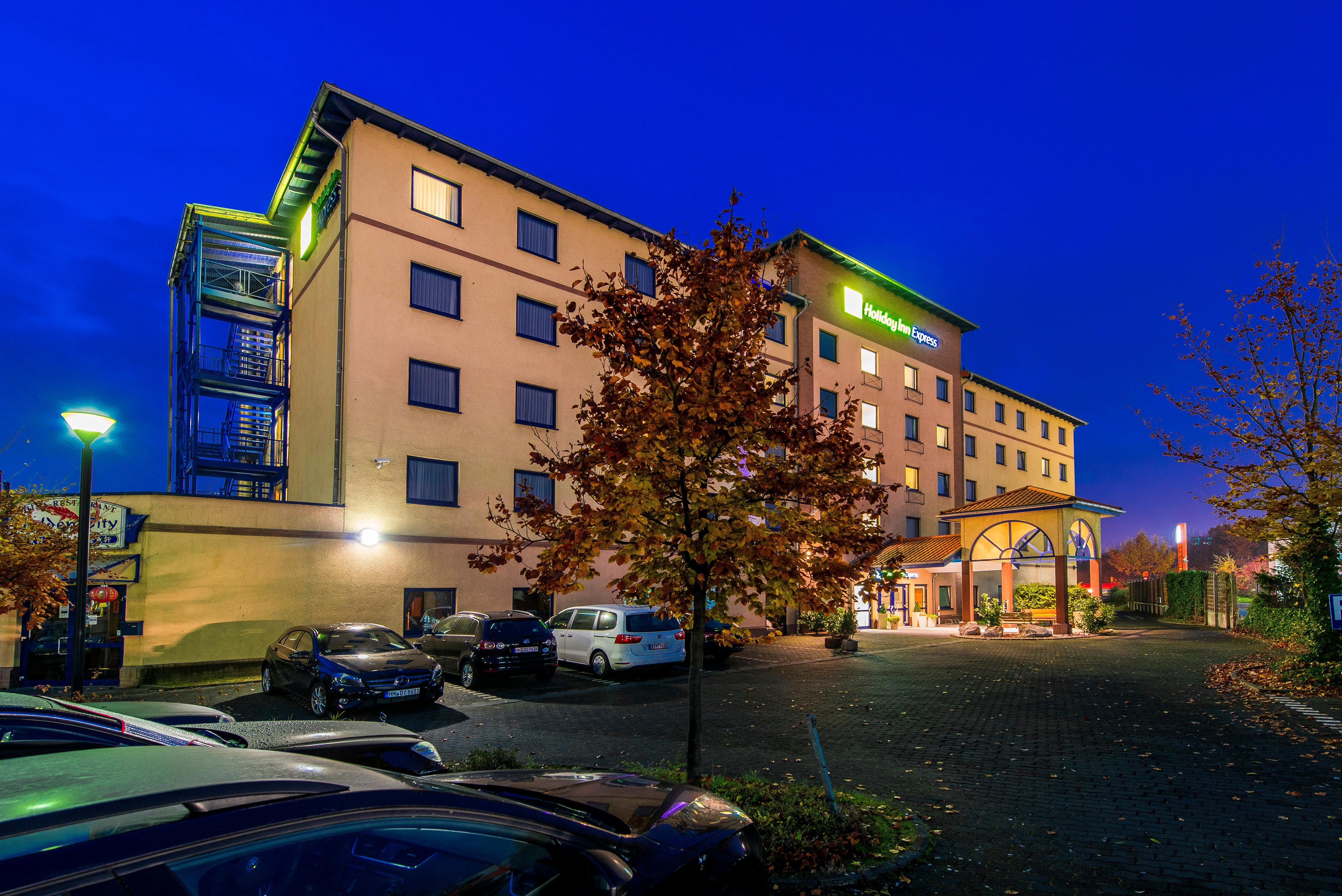 HOLIDAY INN EXPRESS COLOGNE TROISDORF, AN IHG HOTEL ТРОЙСДОРФ 3* (Германия)  - от 5188 RUB | NOCHI